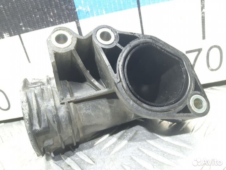 Б/У Фланец двигателя системы охлаждения#001