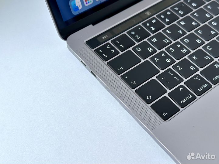 MacBook Pro 13 2019 256гб TouchBar Отличный