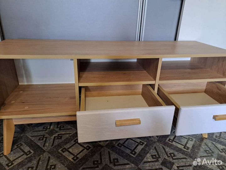 Тумба под телевизор