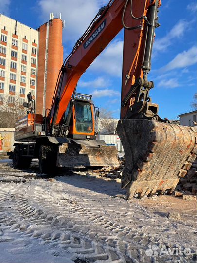 Экскаватор. Аренда экскаватора полноповоротного
