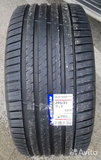 Michelin Pilot Sport 4 S 295/35 R21 107Y