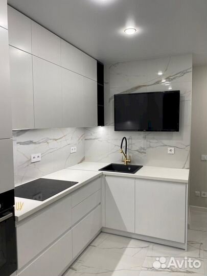 Кухня белая Угловая под ключ