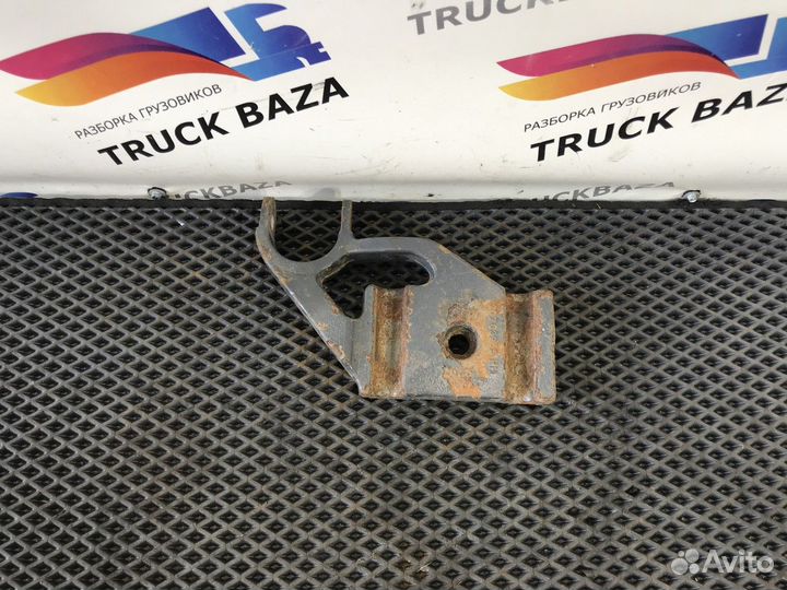 20703965 Кронштейн амортизатора правый