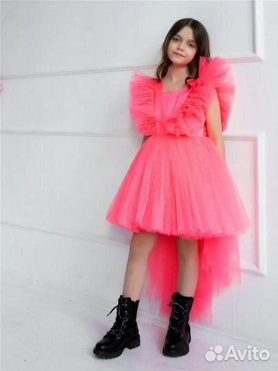 Платье со шлейфом