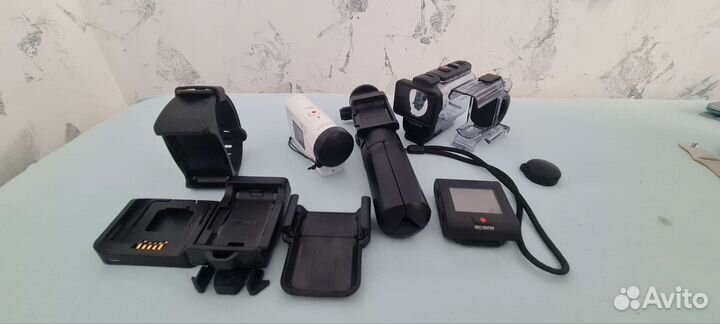 Экшн-камера Sony HDR-AS300 / монитор Sony RM-LVR3