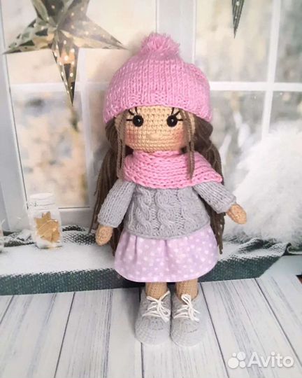 Вязаная кукла ручной работы
