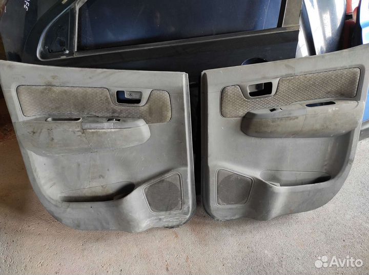 Обшивки двери на mitsubishi l200 и toyota hilux