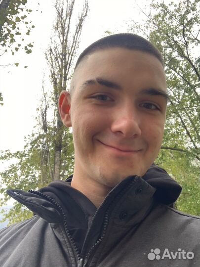 Бариста, тренер, бармен и тд