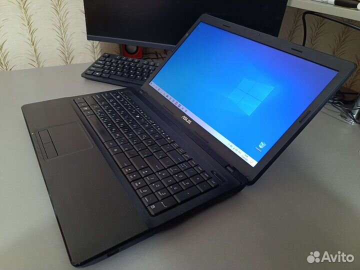 Asus: 15,6, core i3, HD 3000, 8gb, Ssd+hdd