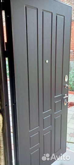Дверь входная металлическая