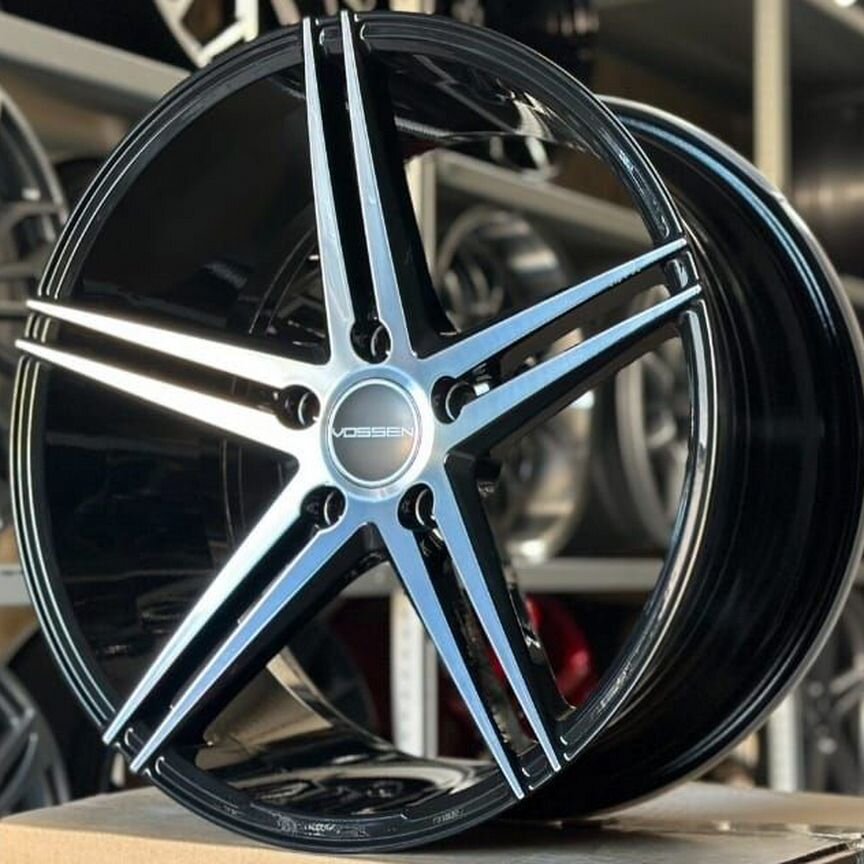 Литые диски Vossen VPS-302 8.5×R18 5×114.3