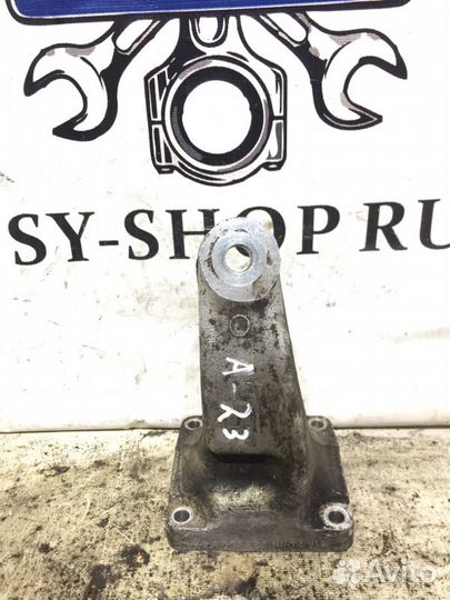 Кронштейн двигателя левый Ssangyong Kyron 1 D20DT