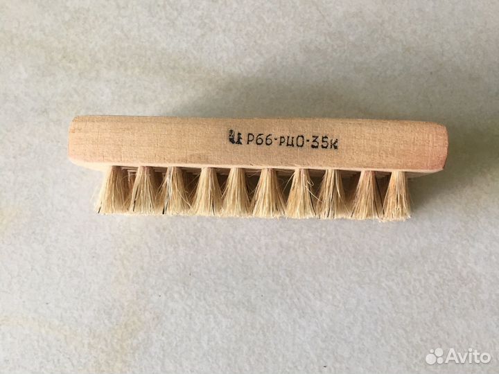 Щетки из натуральной щетины и расчески СССР