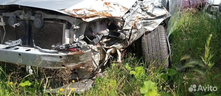 Toyota Avensis 2.0 МТ, 2007, битый, 380 000 км