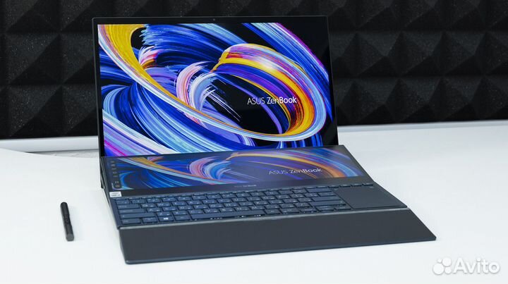 Asus ZenBook Pro Duo с 2мя дисплеями Oled UX582ZW
