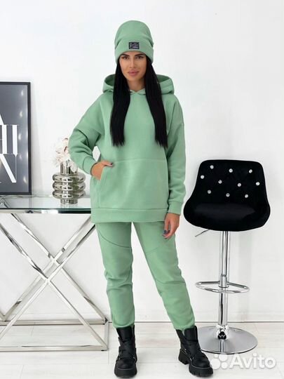 Костюм женский