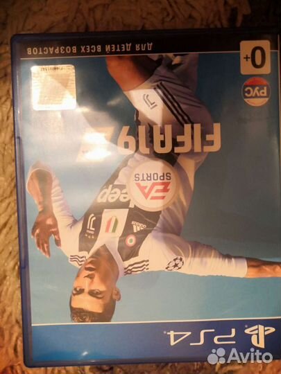 Игра для приставки. Фифа 2019на пс4. И драйв клуб