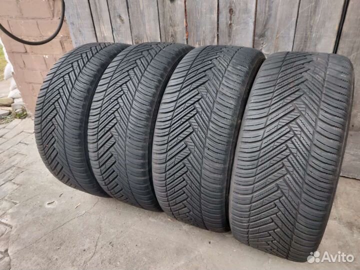 Hankook Kinergy 4S2 H750 235/45 R17