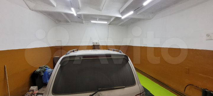 Гараж, > 30 м²