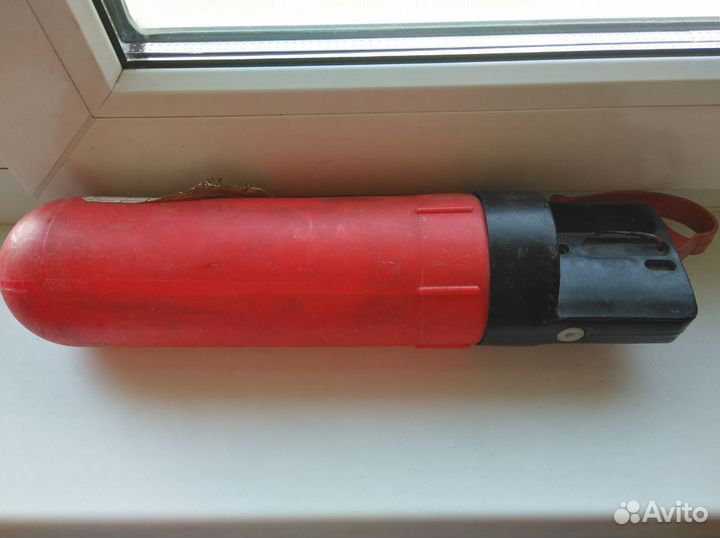Огнетушитель старый