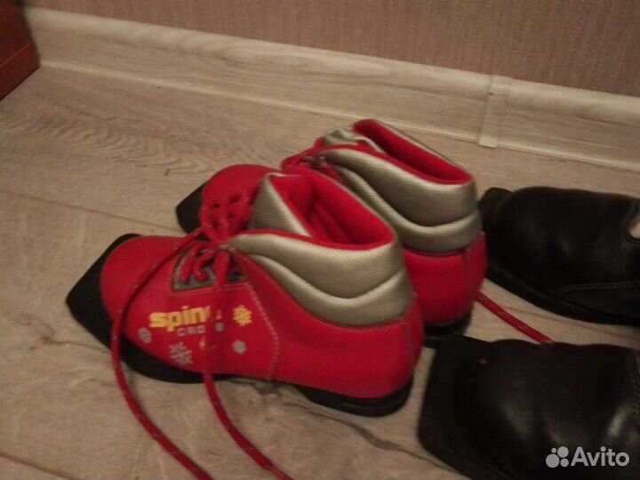 Лыжные ботинки