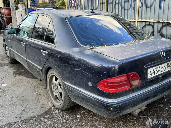 Разбор запчасти мерседес бенз E 210 2.3 АКПП