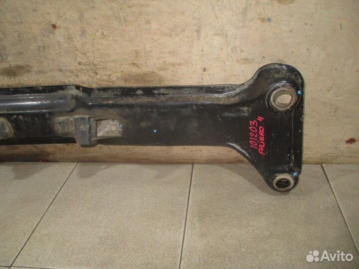 Балка Mitsubishi Pajero 4