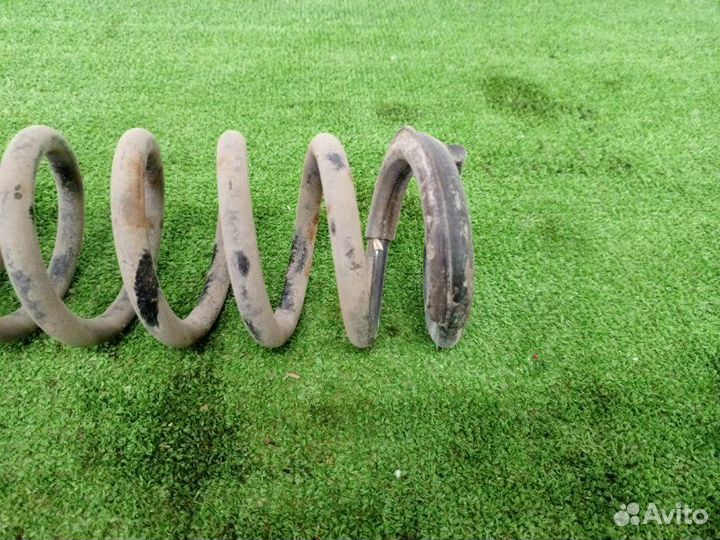 Пружина подвески задняя Hyundai Sonata 6 sedan 2