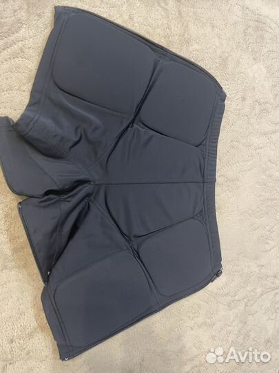 Защитные шорты для фигурного катания