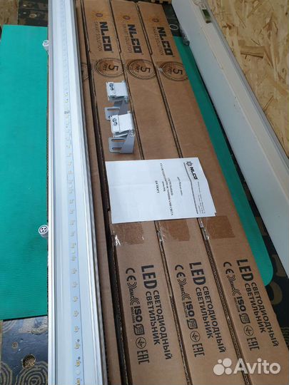 Светильник ISK 18-04-W-106