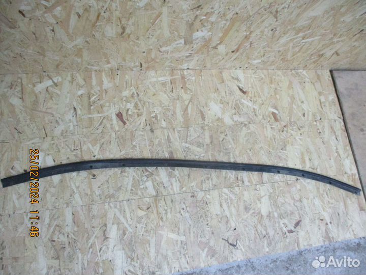 Уплотнительная резинка капота Дэу Нексия