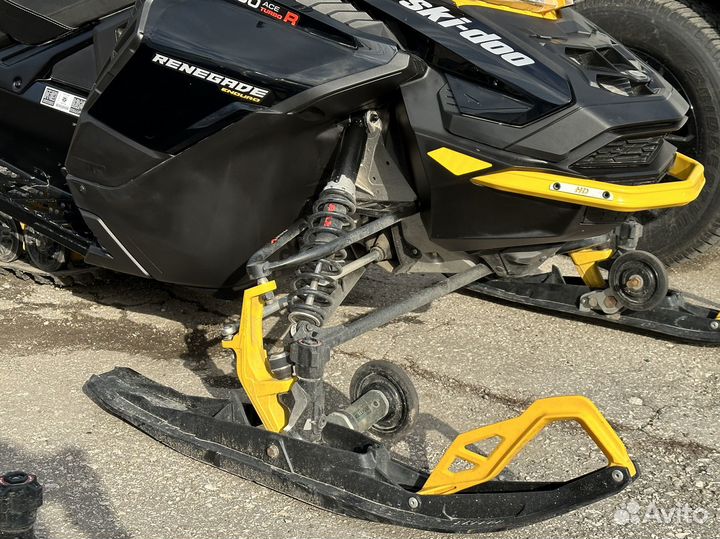 BRP Ski-Doo Renegade 900 Ace Turbo R