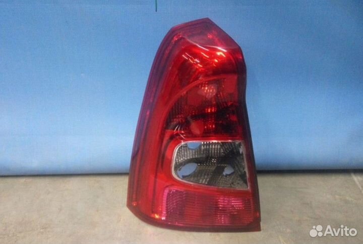 Фонарь задний левый на renault logan 1 рестайлинг