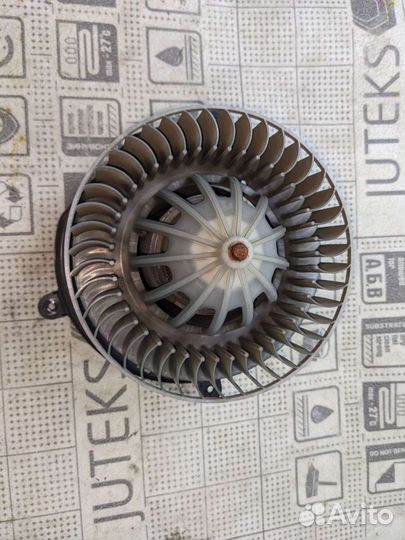 Моторчик печки. Mercedes w211