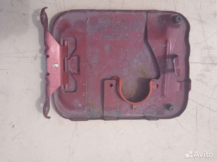 Лючок топливного бака Nissan Terrano 2 Ниссан