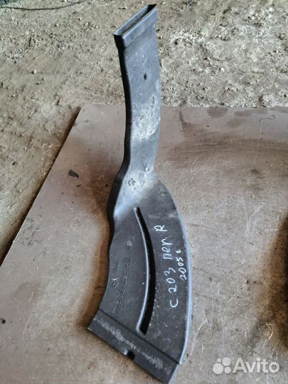 Воздуховод печки Mercedes W203