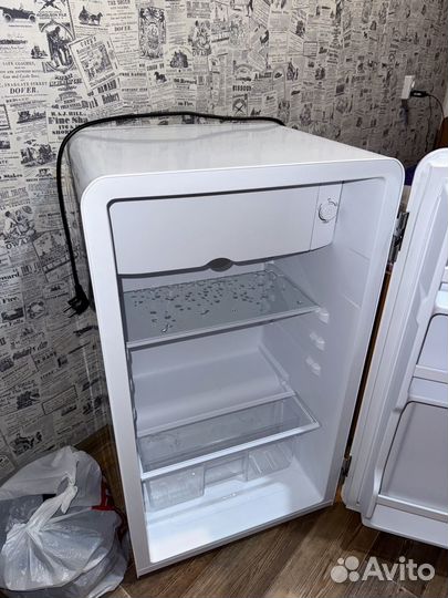 Холодильник маленький