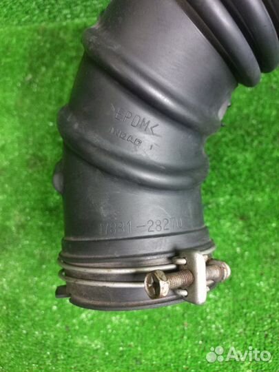 Патрубок воздушного фильтра Toyota Alphard ANH10W