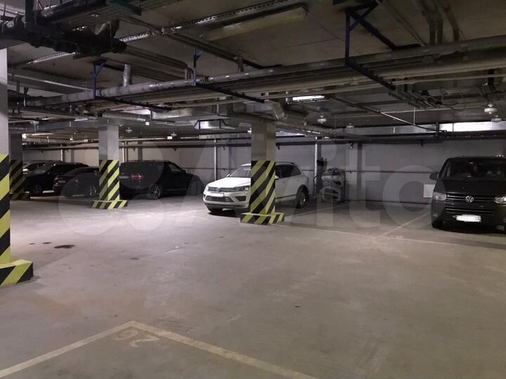 Машиноместо, 25 м²