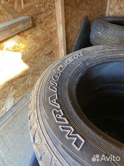 Goodyear 4x4 UG Ice Navi 245/75 R17 110