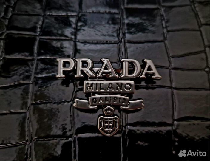 Брошь Prada