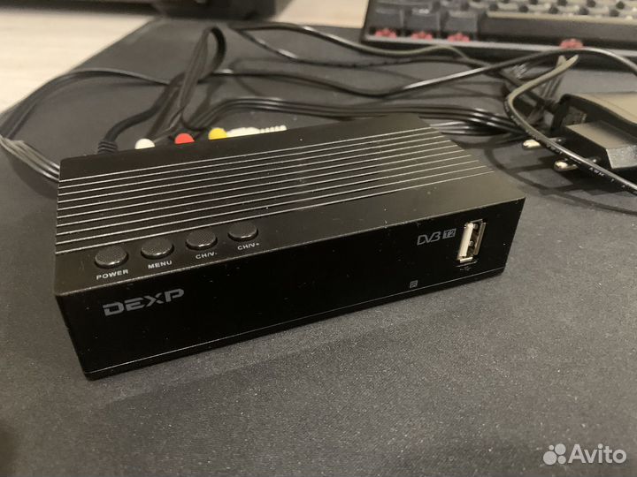 Приставка для цифрового тв dexp HD 9879P черный