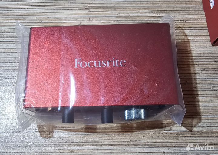Focusrite scarlett solo 3rd gen новая