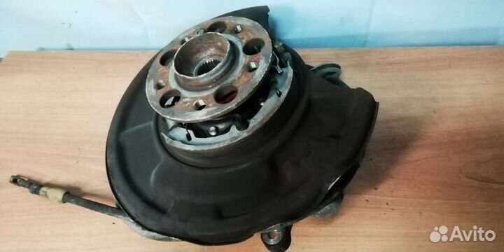 Кулак задний на Mercedes w 211