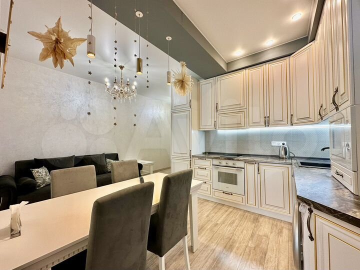 2-к. квартира, 65 м², 14/18 эт.