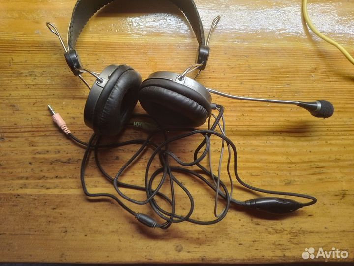 Проводные наушники Genius