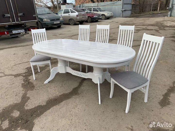 Стол 17000, стул 2500