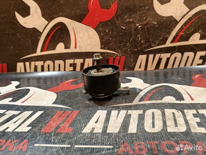 Ролик натяжителя ремня Ford Focus 1 седан