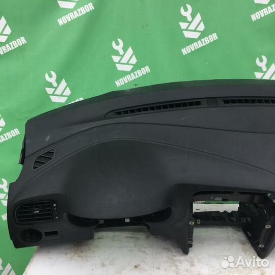 Торпедо Фольксваген Поло седан рус