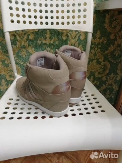 Кроссовки adidas